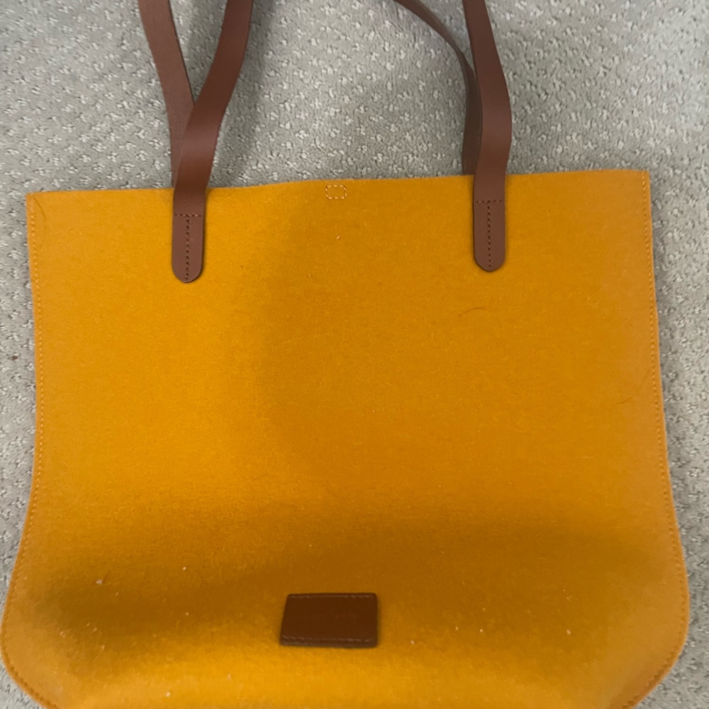 Grad Lantz Medium Tote